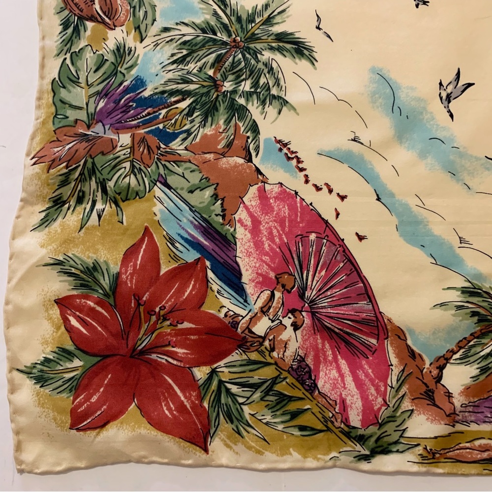 Hawaiian/Beach Scene Scarf - Picture 3 of 6